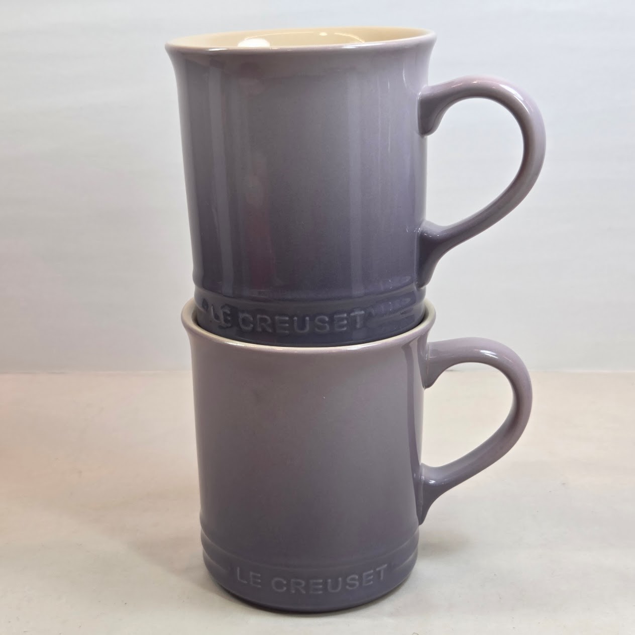Le Creuset Vancouver Mug Set of 2 Bluebell Purple 14 oz Provence Cream Inner NWT