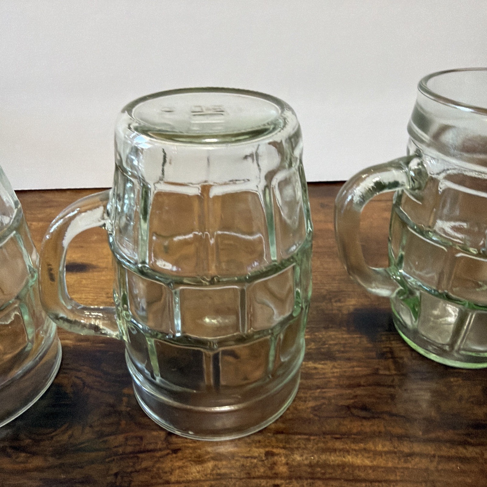 Set of 4 Clear Glass Beer Mugs Geometric Pattern Round 4.75in Green Tint