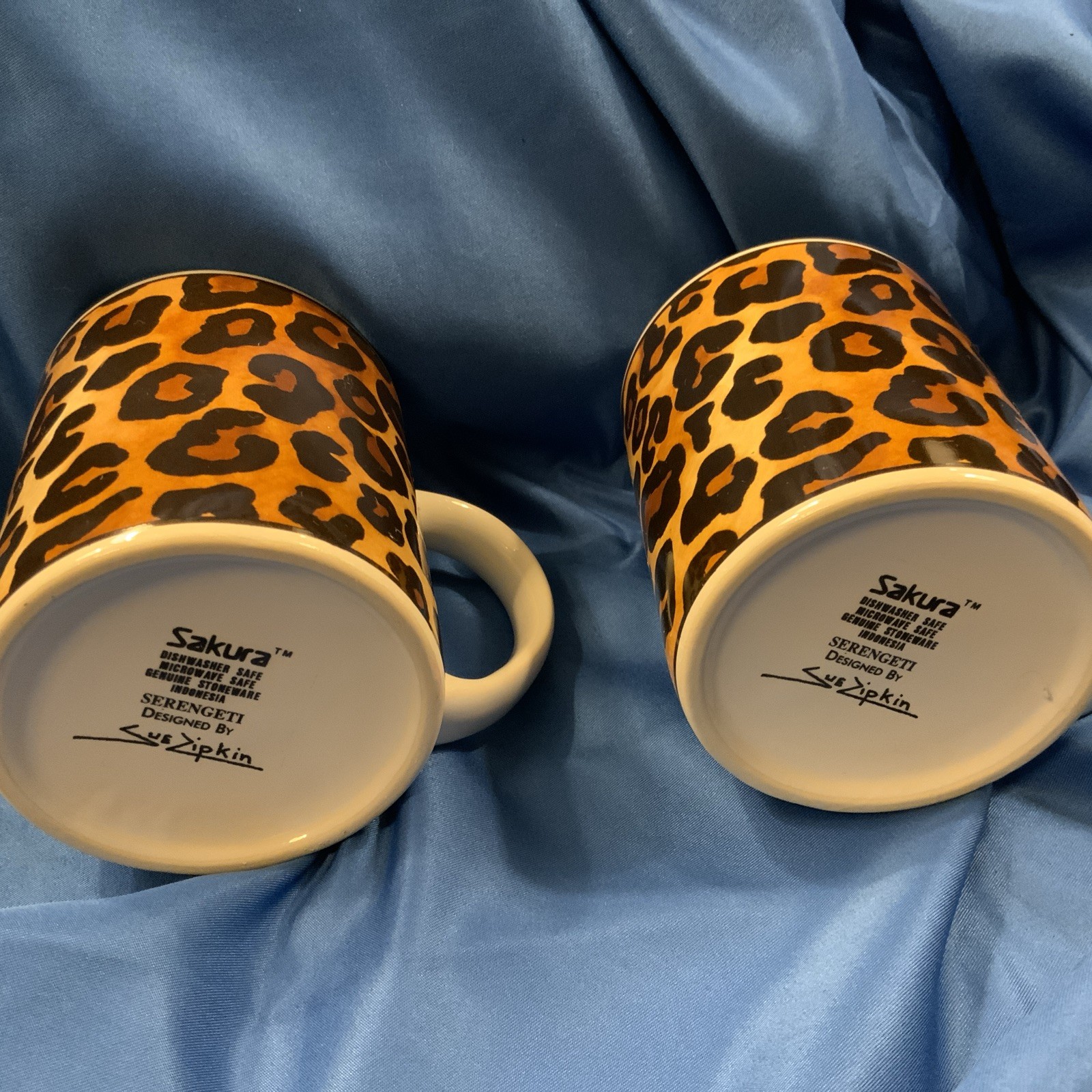 SAKURA Serengeti Design By Sue Zipkin 2 Mugs Cups Cheetah Leopard Jungle Leopard