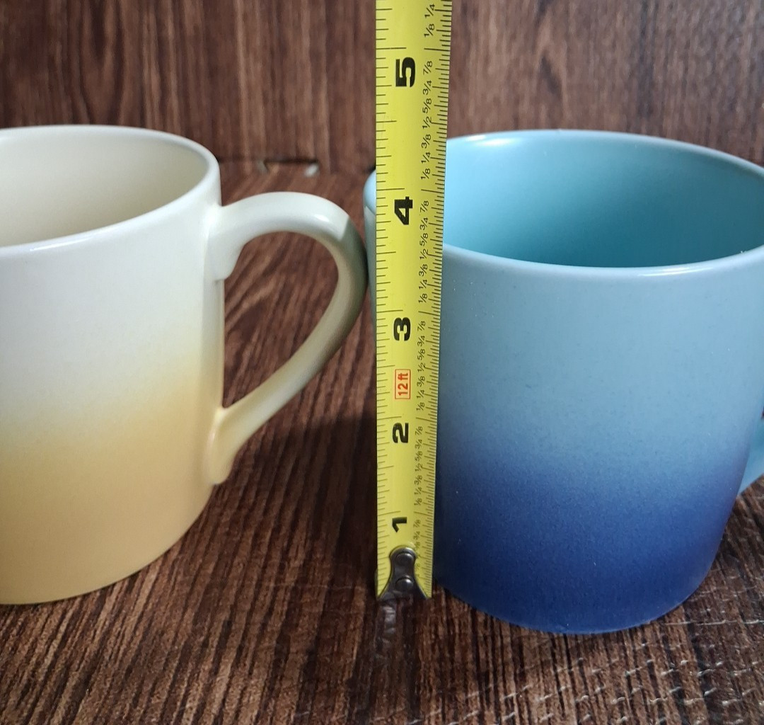 The Pioneer Woman Coffee Cup Mugs 2 Color 16 Oz. 3 1/2″ Tall Set Of 2 NIB