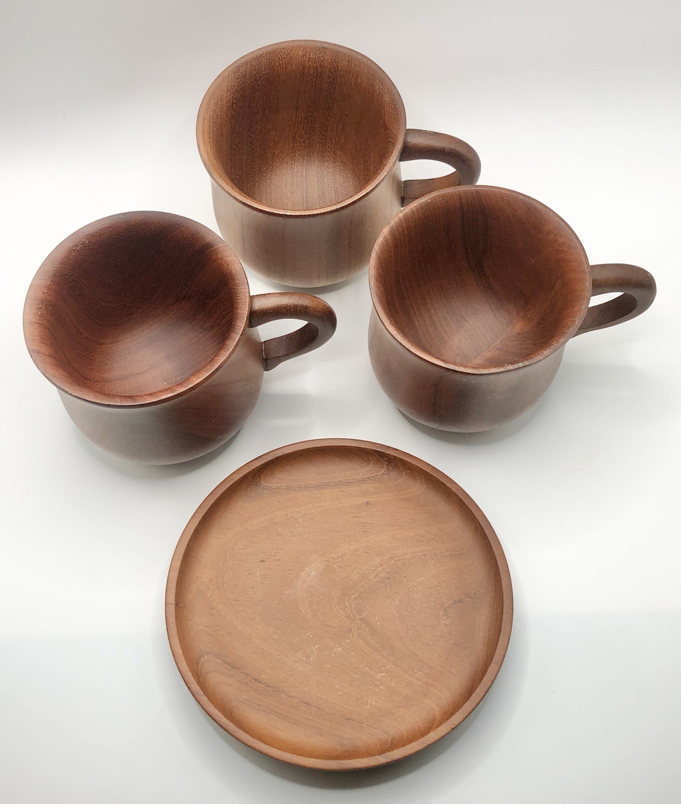 4-Piece Wooden Coffee/Tea Set – 100% Natural Wood – GC – 3/Cups & 1/Saucer