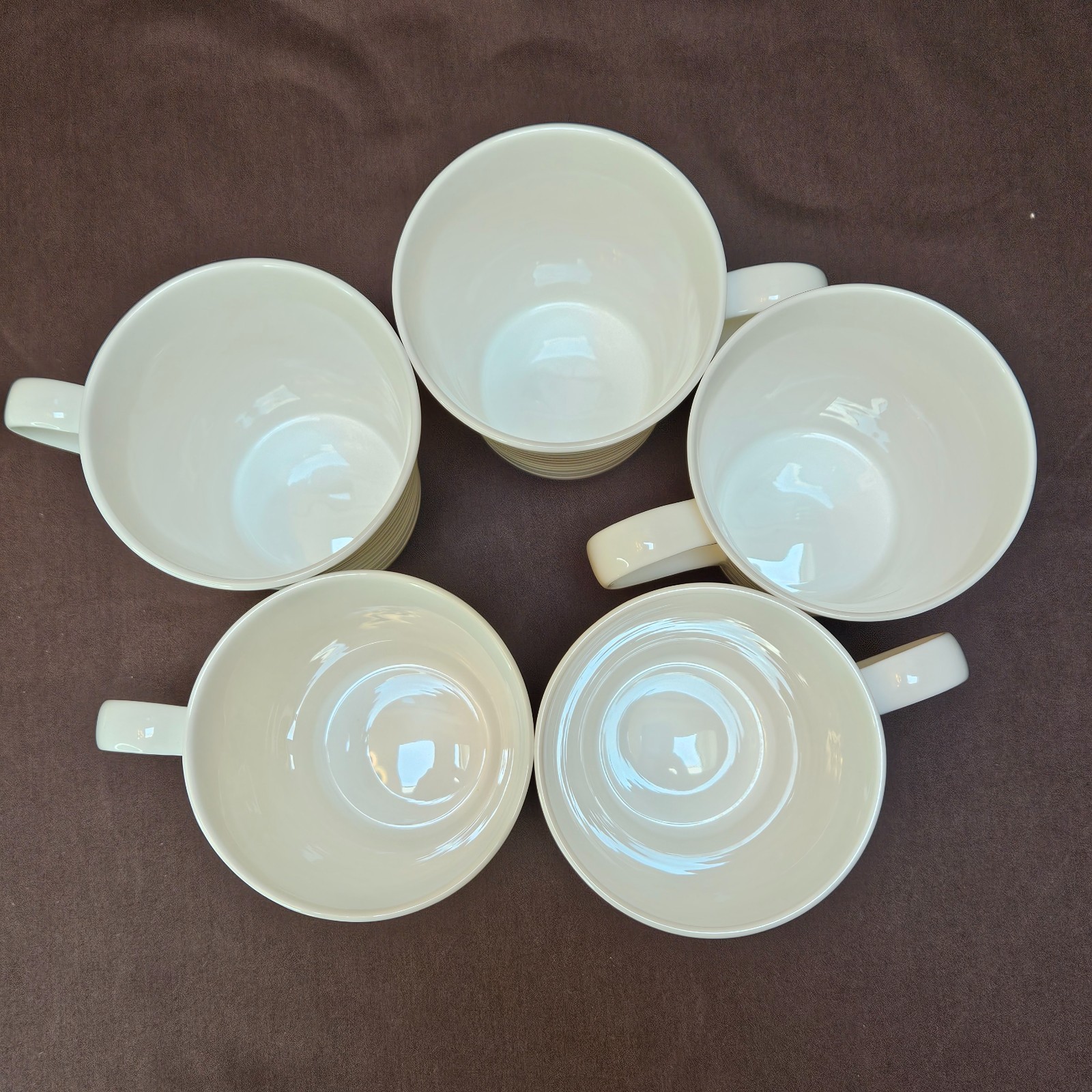Mikasa Swirl White Bone China 12 oz Cups/Mugs Raised Rings 4 ½” Set of 5