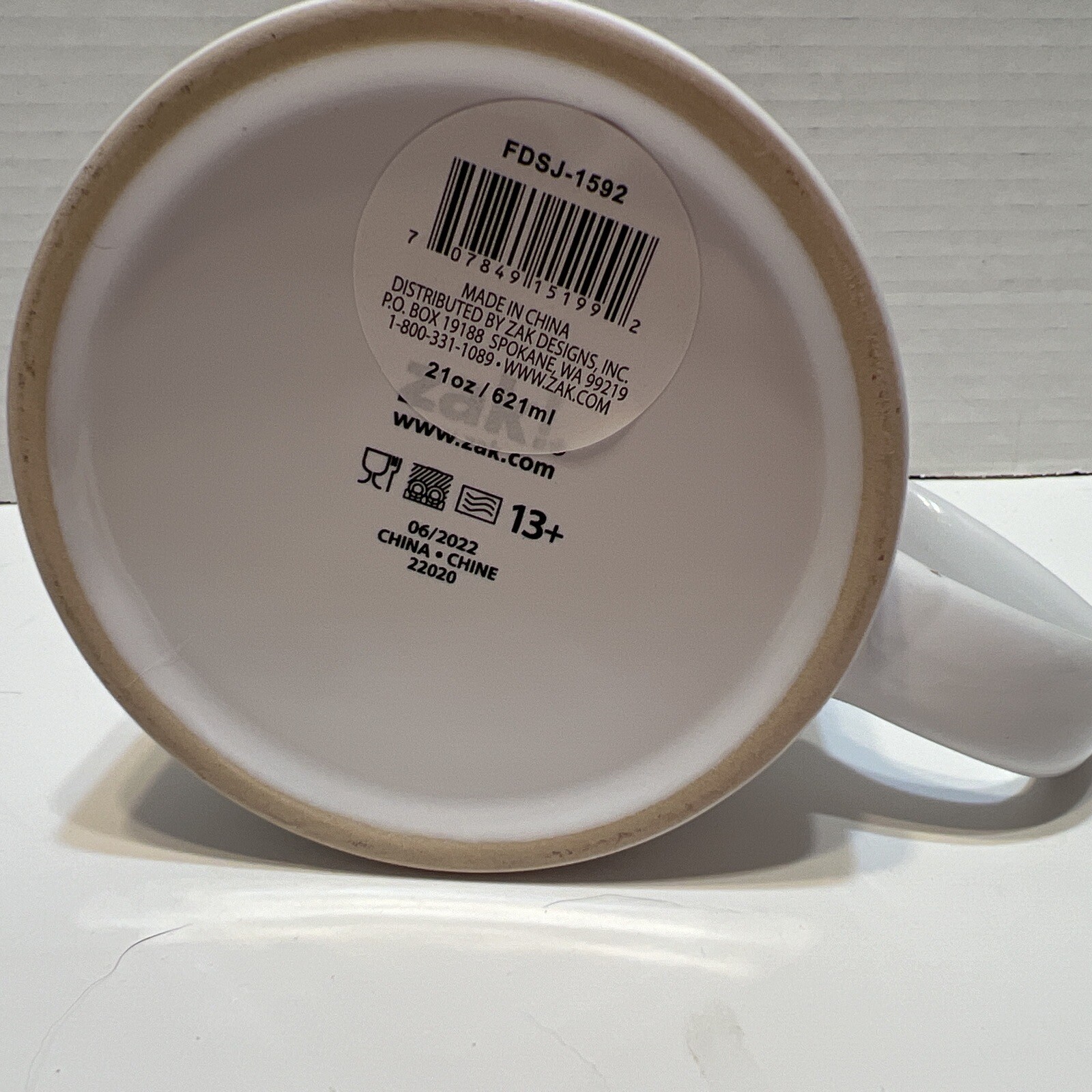 NEW 21 Oz. ZAK FRIENDS ”None Of It Matters” Central Perk Coffee Cup Mug Large