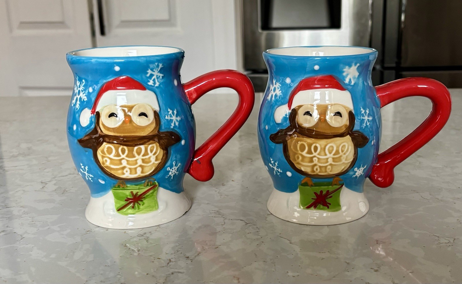 Pair Of Earthenware Christmas Owl Mugs 22.3 oz