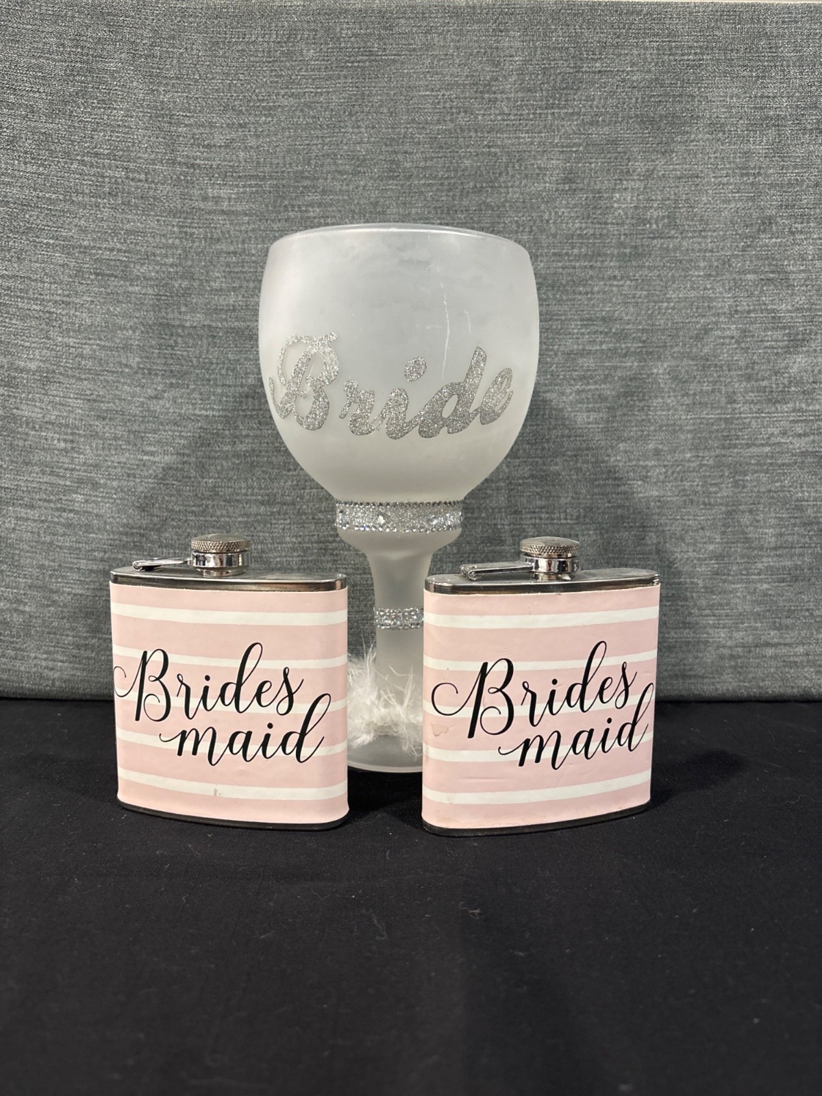 Bride & Bridesmaid Set: Glittery Bride Goblet Feathers 2 Pink Bridesmaid Flasks