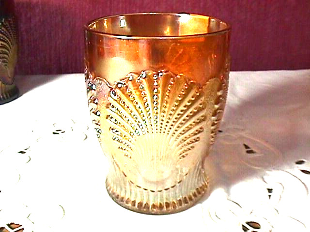 “BEADED SHELL” MUG” 3 7/8″ MARIGOLD COLOR VINTAGE CARNIVAL GLASS WOW BY: DUGAN