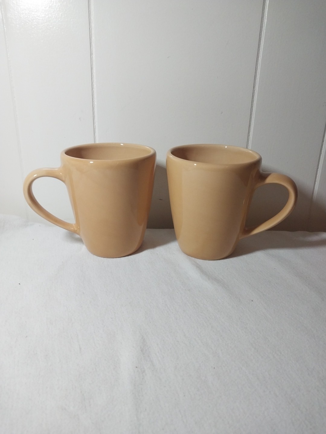 Pottery Barn Sausalito Amber Yellow 4.5” Coffee Mugs 2 USED – RETIRED