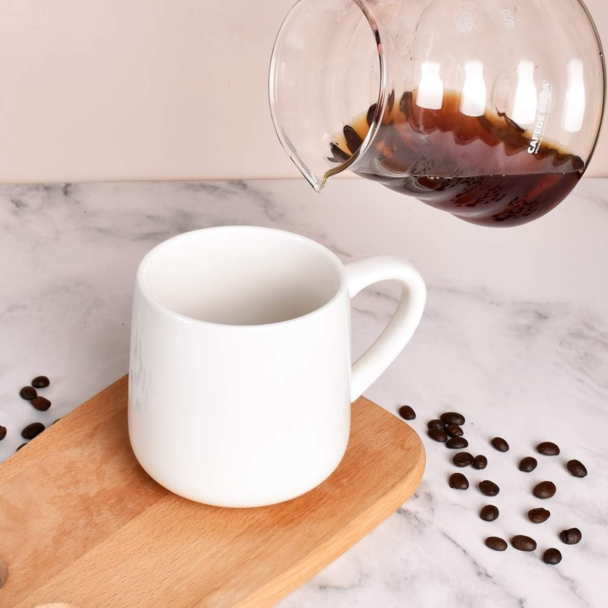 Elegant 18 oz Glossy Ceramic Coffee Mug – Microwave & Dishwasher Safe