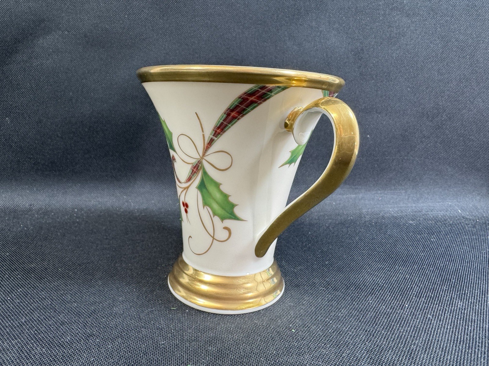 Lenox Holiday Nouveau Gold~Large 4.5″ Accent Mug~1st Quality~USA~Mint~NEW