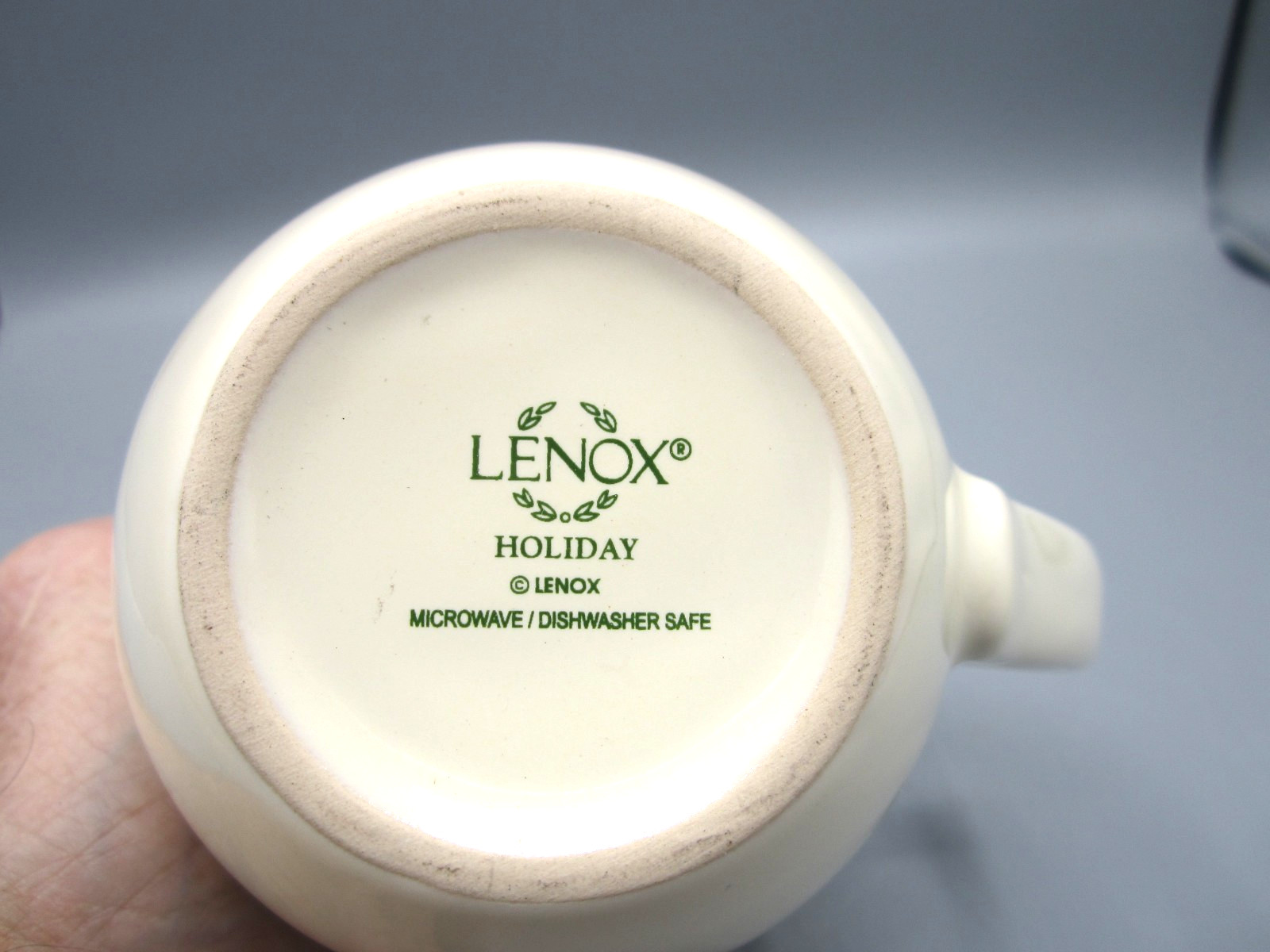 Lenox Christmas Off-White, Holiday Holly & Ribbon Tea Coffee Mug 18 oz (209)