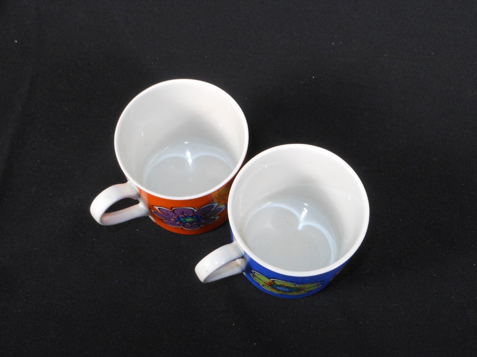 649-C105-4E33 Villeroy & Boch Luxembourg Septfontaines 2 colorful espresso cups