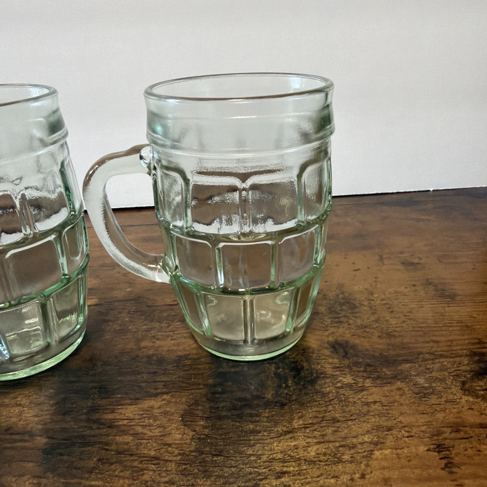 Set of 4 Clear Glass Beer Mugs Geometric Pattern Round 4.75in Green Tint