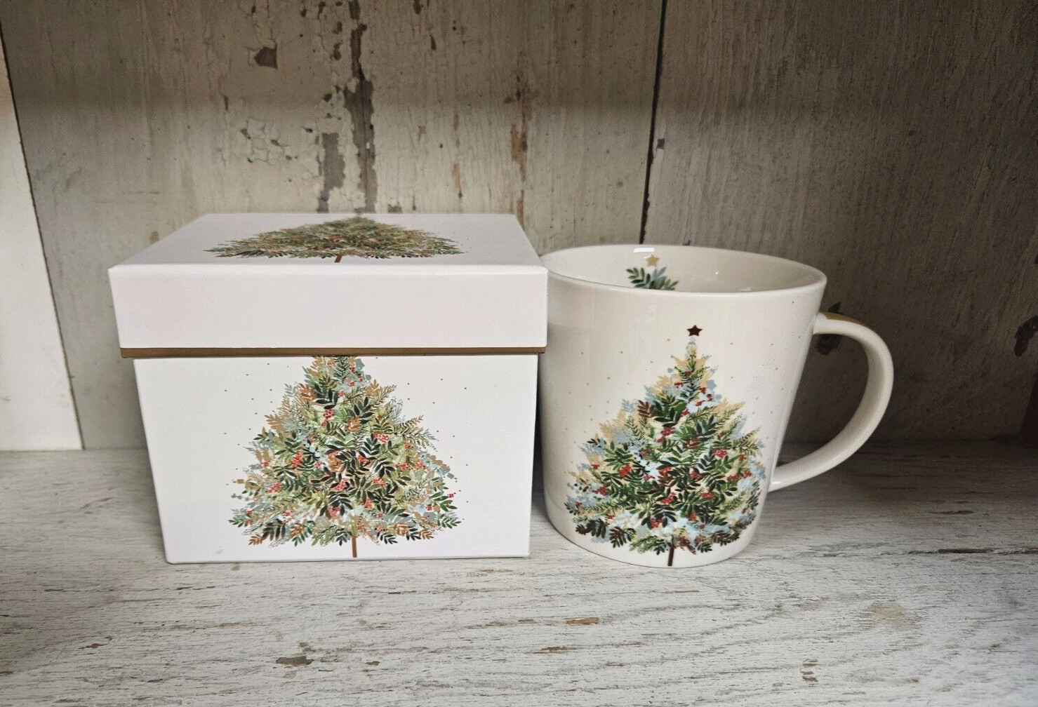 HOLIDAY CHRISTMAS TREE GIFT MUG in Beautiful matching GIFT BOX 13.5oz