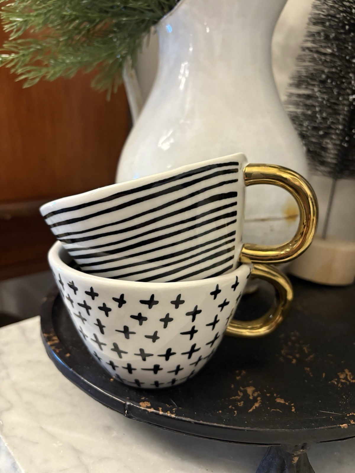 Set of 2 Kirklands Black White Coffee Mugs GoldHandle Thick Nice!