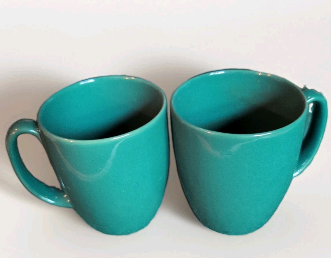 Corelle Stoneware Set of 2 Hunter Forest Green Coffee Mugs Cups Made In Thailand