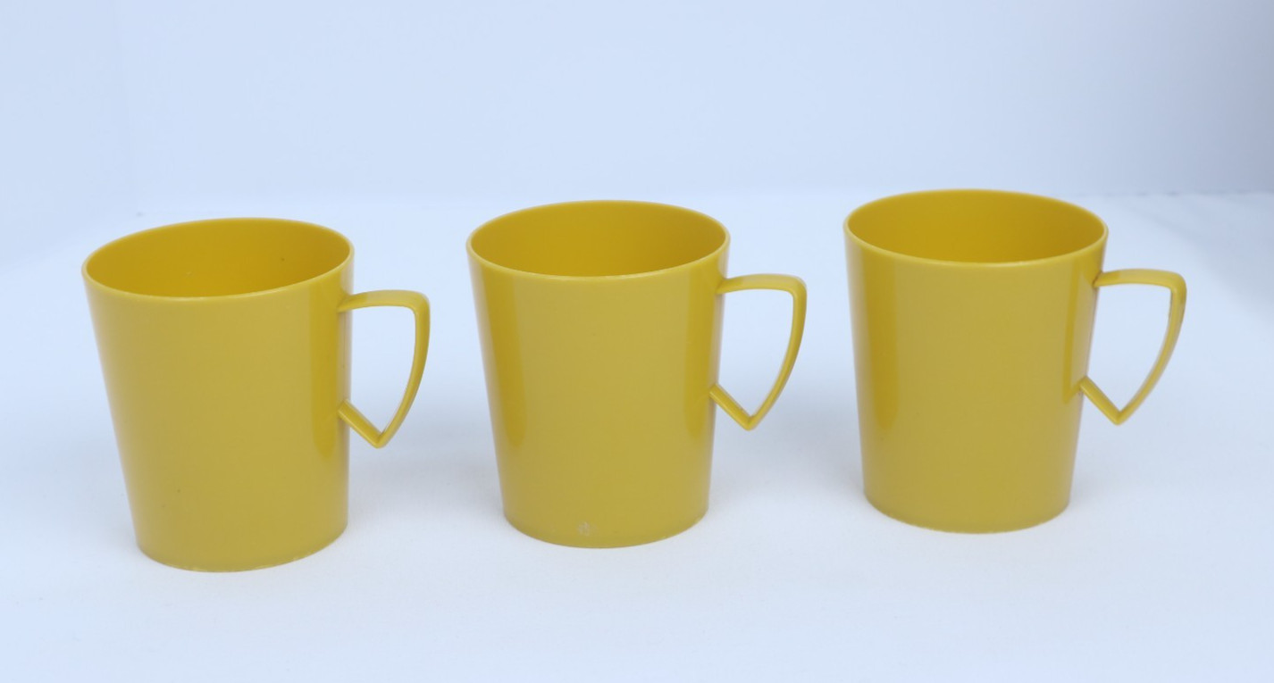 Mid-Century Modern plastic picnic mugs