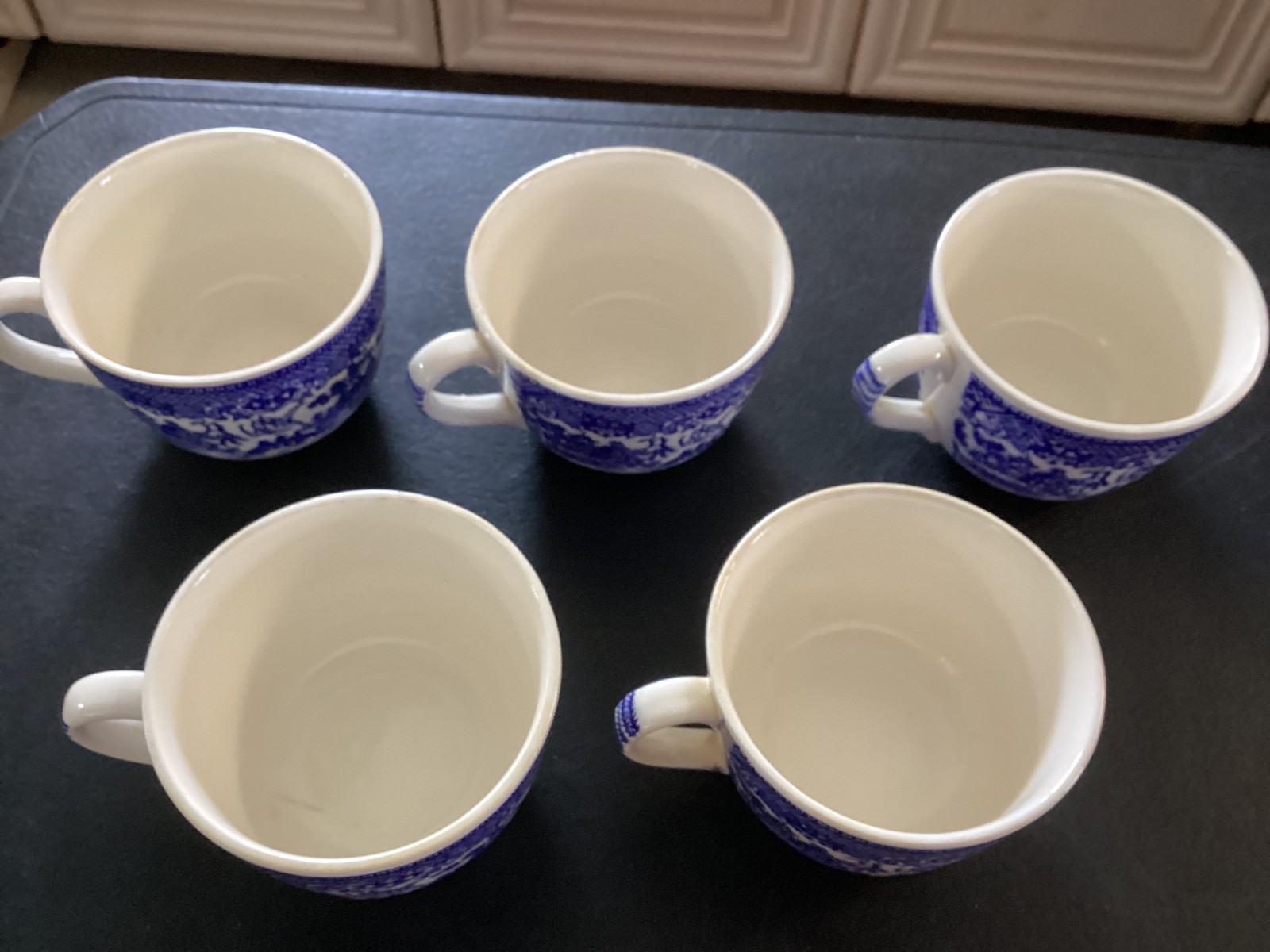 Set of (5) Blue Willow Pattern Non Branded Coffee Cups
