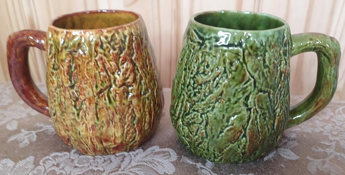 Bark Glossy Gold Green Rustic Cabin VTG Ceramic 16 Oz Coffee 4″ Mugs Pr Set