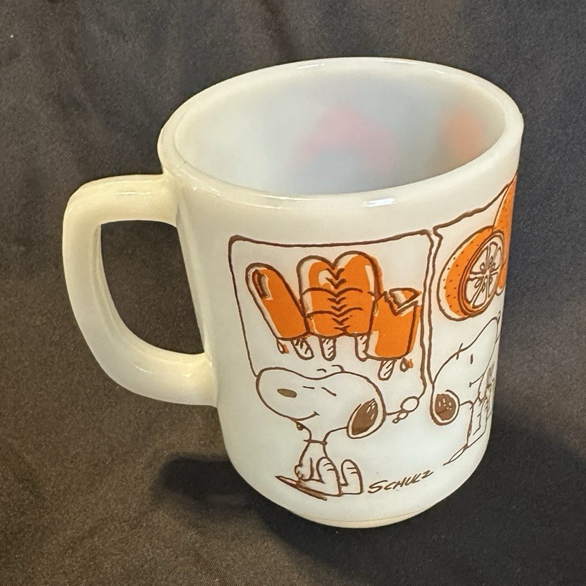 Fire-King Peanuts Snoopy Decorated Milk Glass Coffee Mug 9 oz White/Orange