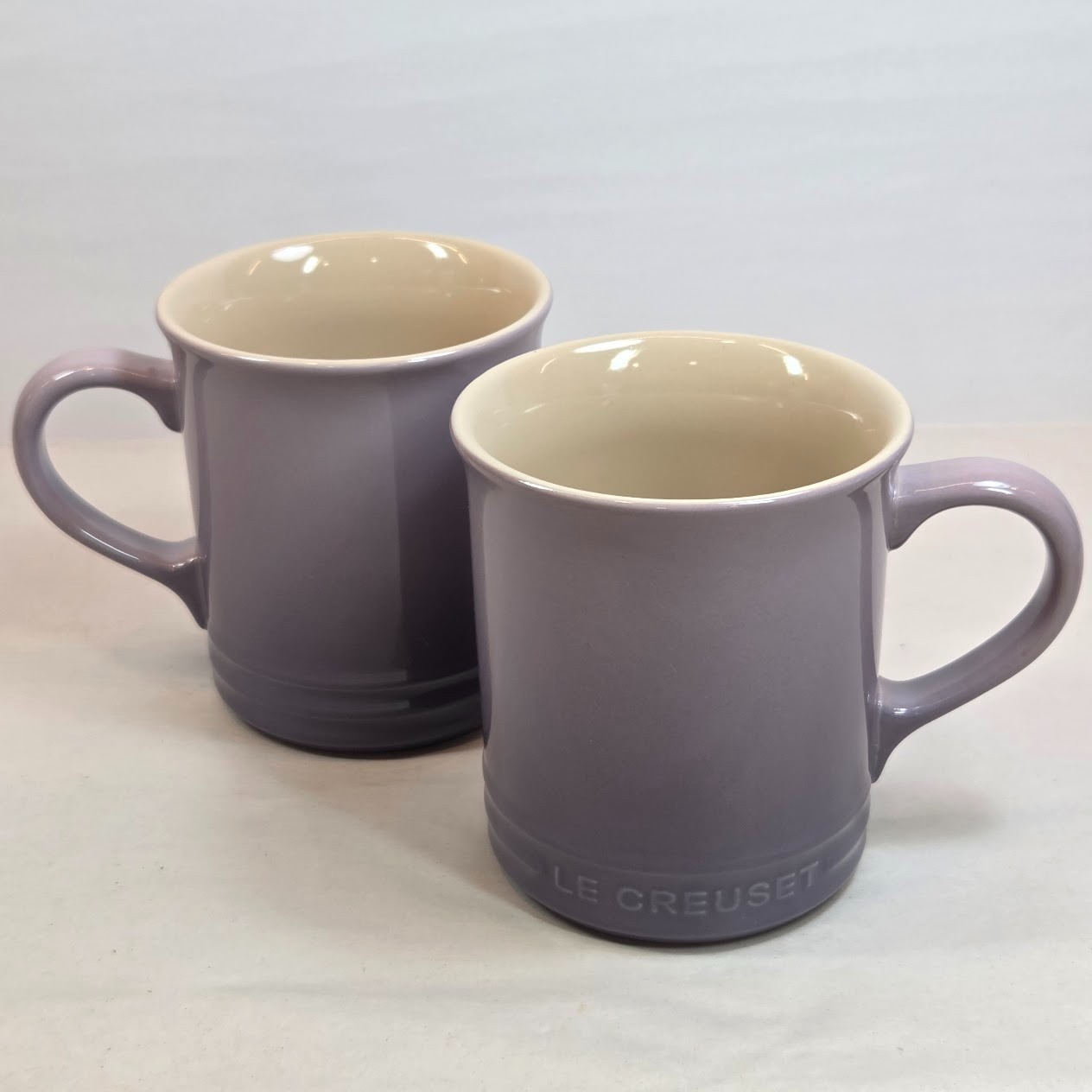 Le Creuset Vancouver Mug Set of 2 Bluebell Purple 14 oz Provence Cream Inner NWT