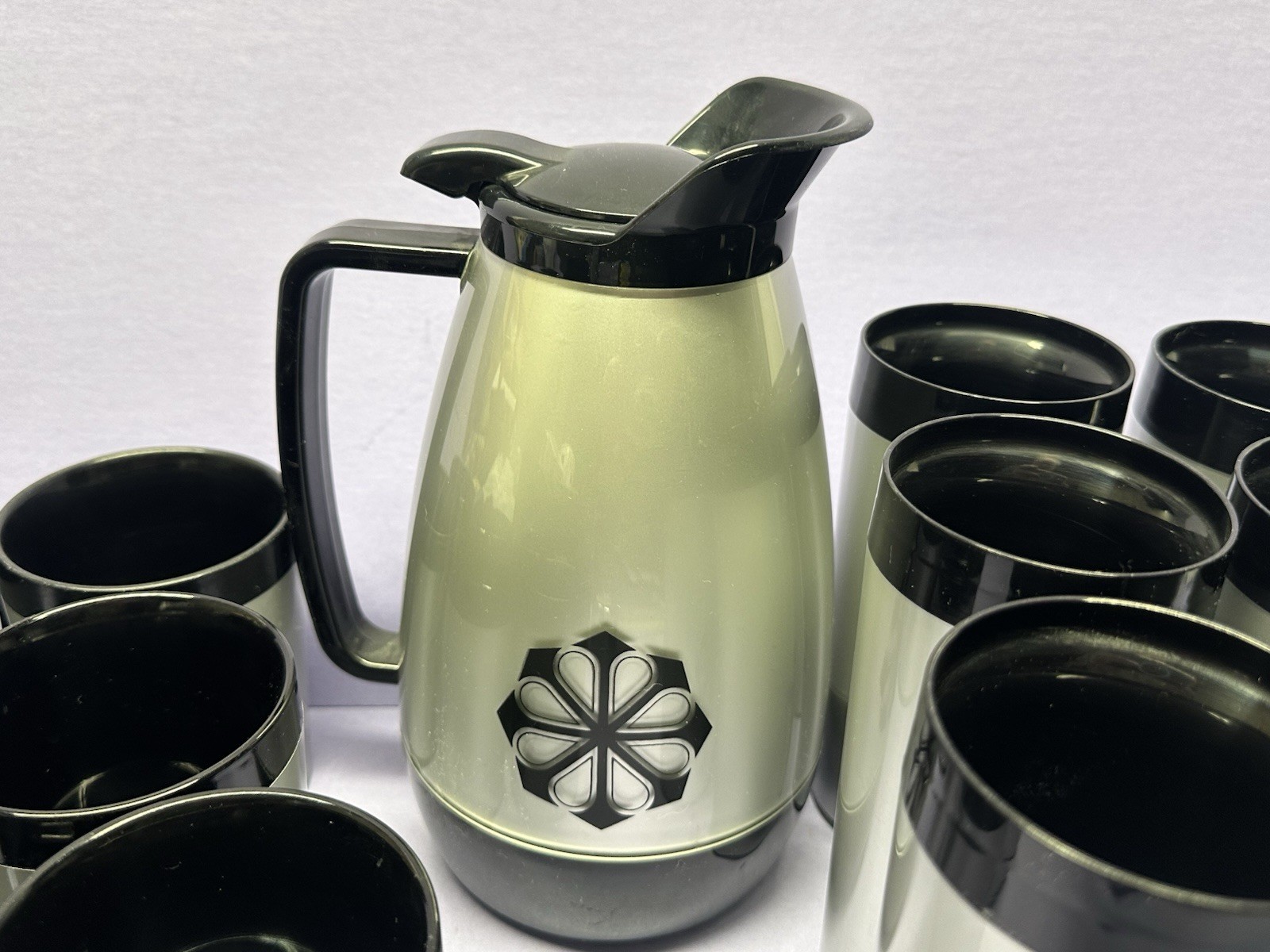 WEST BEND MCM Carafe Mugs And Tumble 13 Piece Set Silver Black Starburst