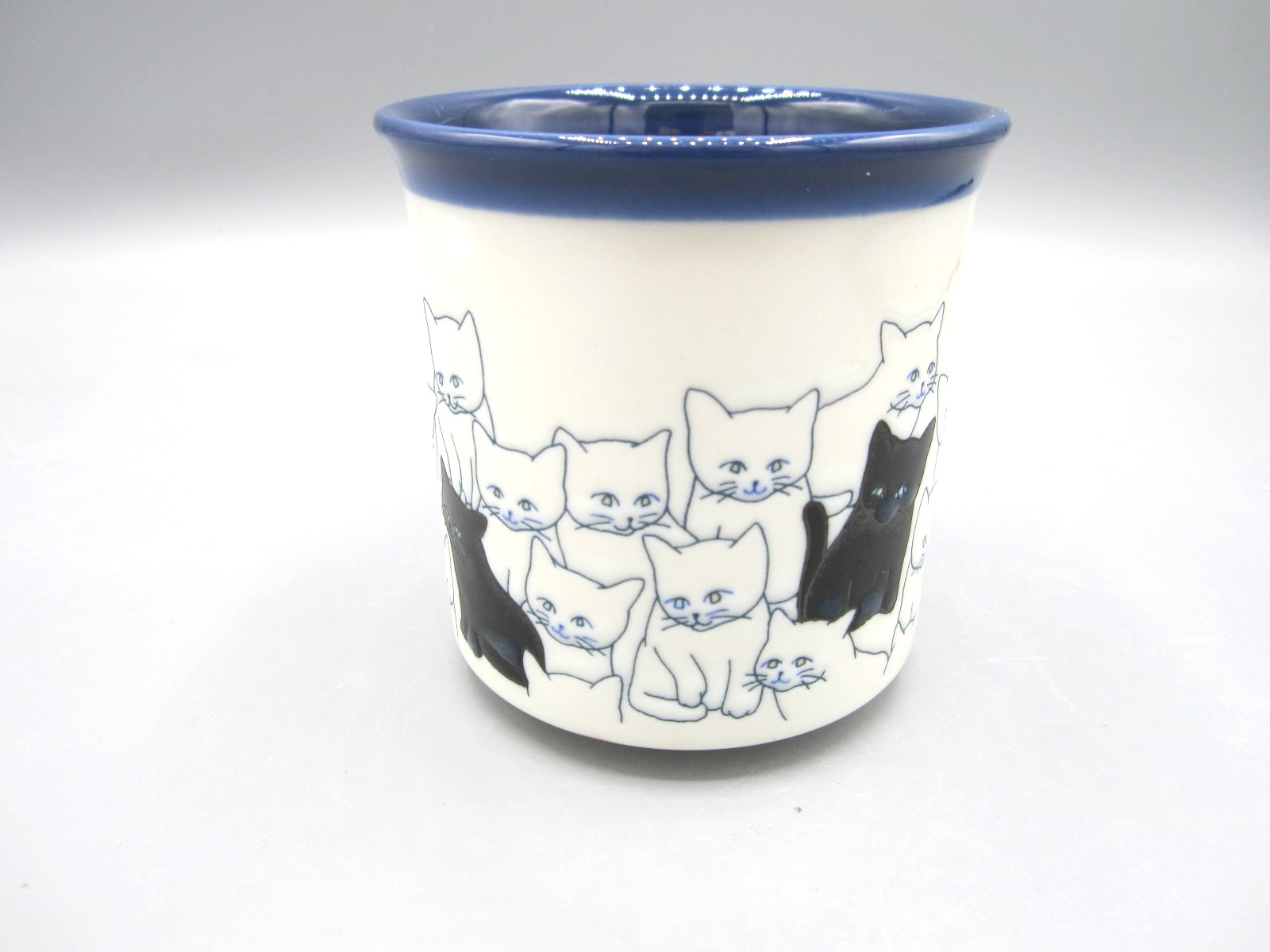 Otagiri Japan VTG Off-White, Black Cats Blue Inside 12 oz Coffee Tea Mug (271)