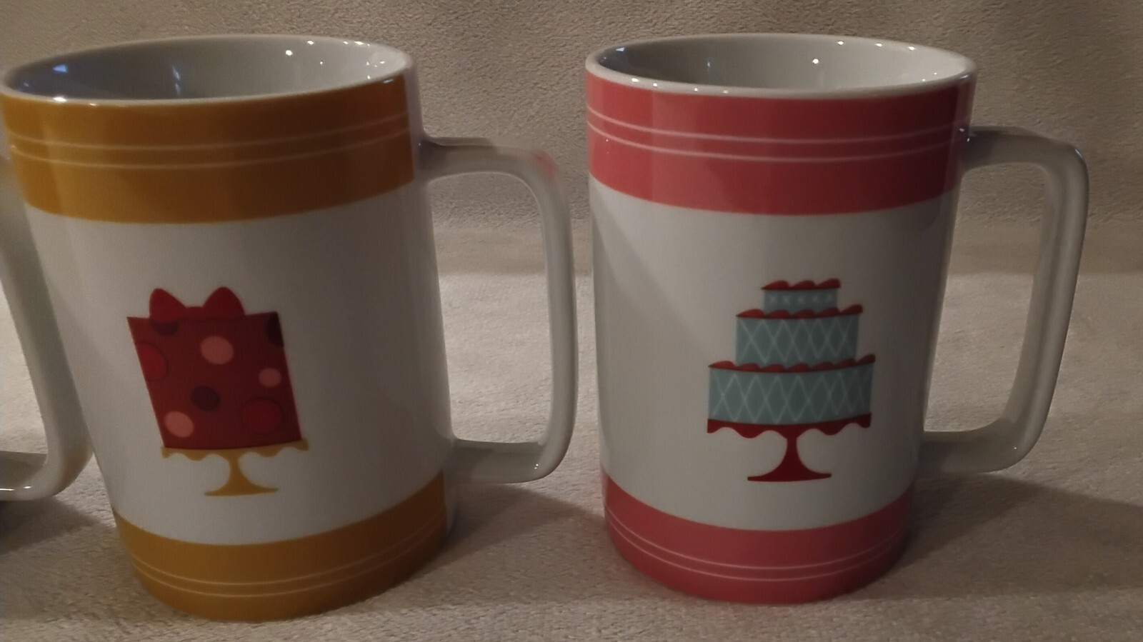 Set of 4 Cake Boss Porcelain Mugs, “Mini Cakes” Pattern
