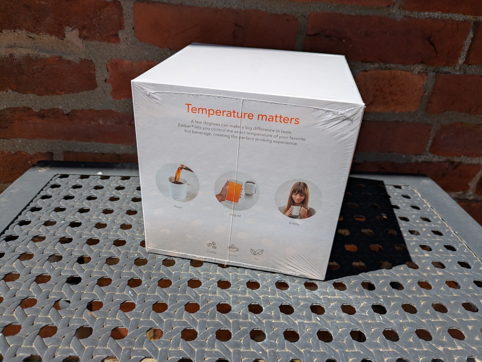 Ember Temperature Control Ceramic Smart Mug Warmer 10oz White (Brand New)