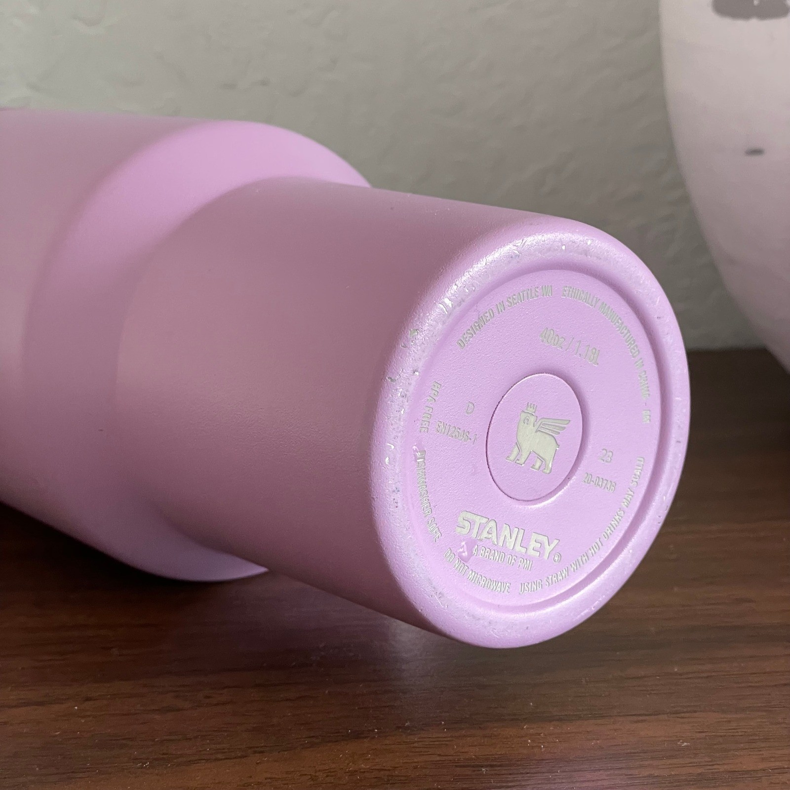 Stanley The Quencher H2.0 Flowstate Tumbler 40oz Fuchsia Purple