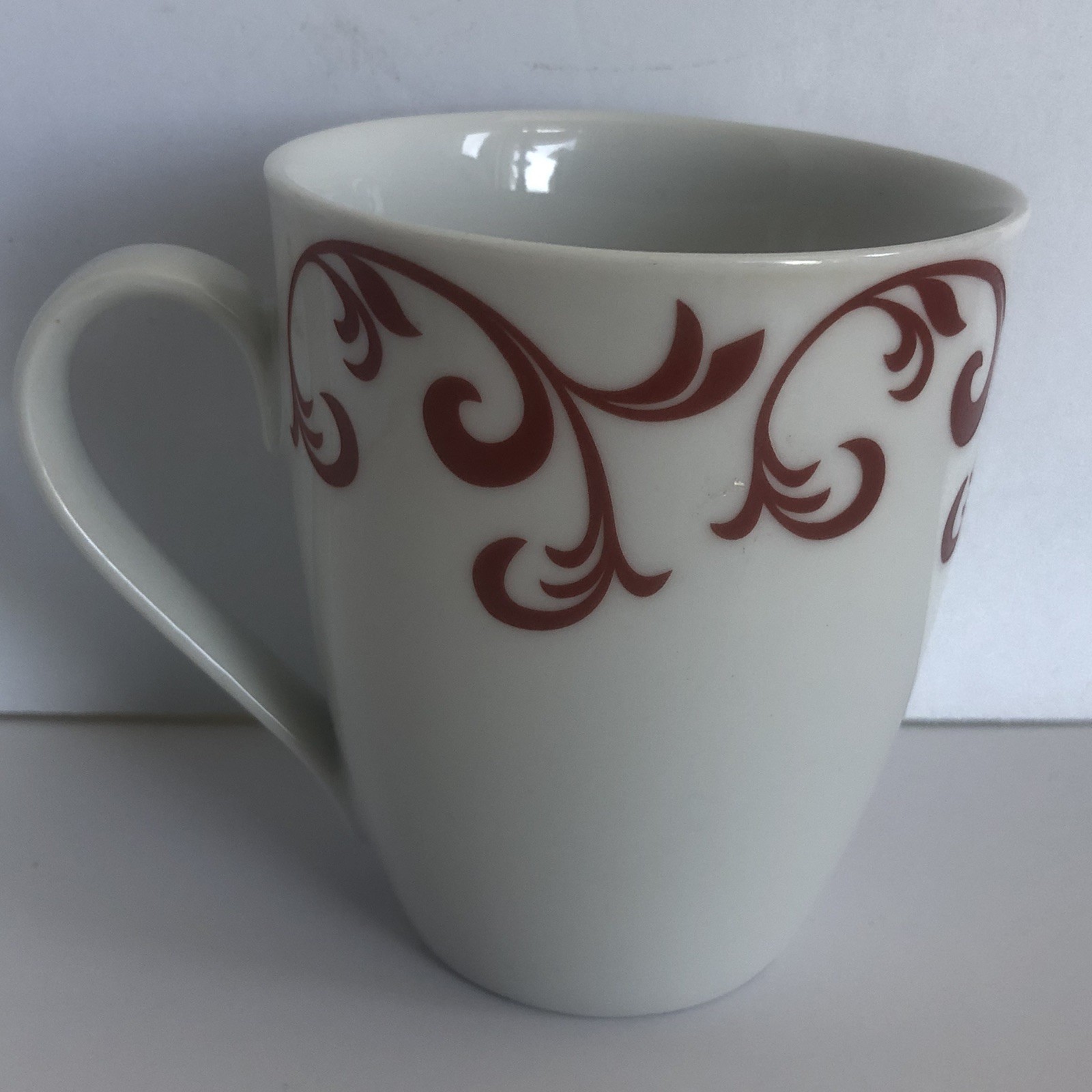 White Coffee Mug Cup With Red Scrolls Design 12 Oz Stoneware 4″ Round
