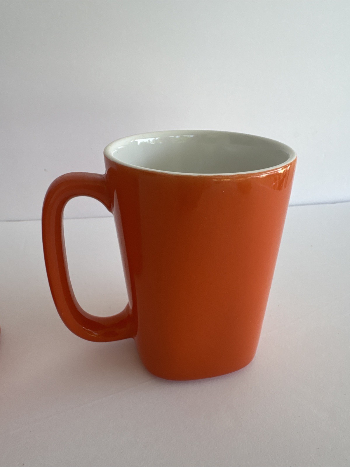 Set of 2 Rachael Ray Round & Square 14 oz Orange & White Coffee Tea Mug Cup