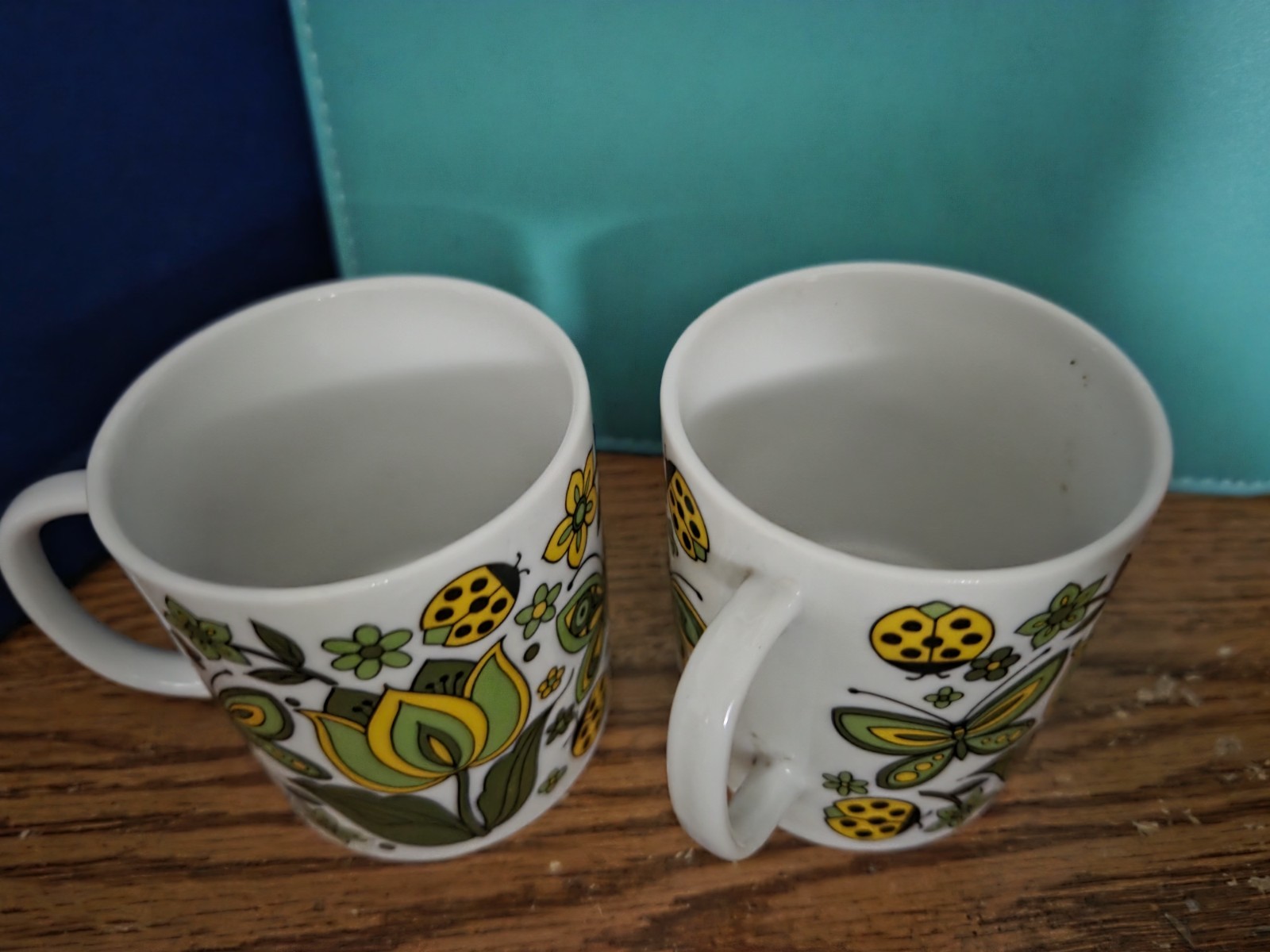 2 Coffee Mugs 70s Vintage Japan Butterflies Daisy Flowers Ladybugs