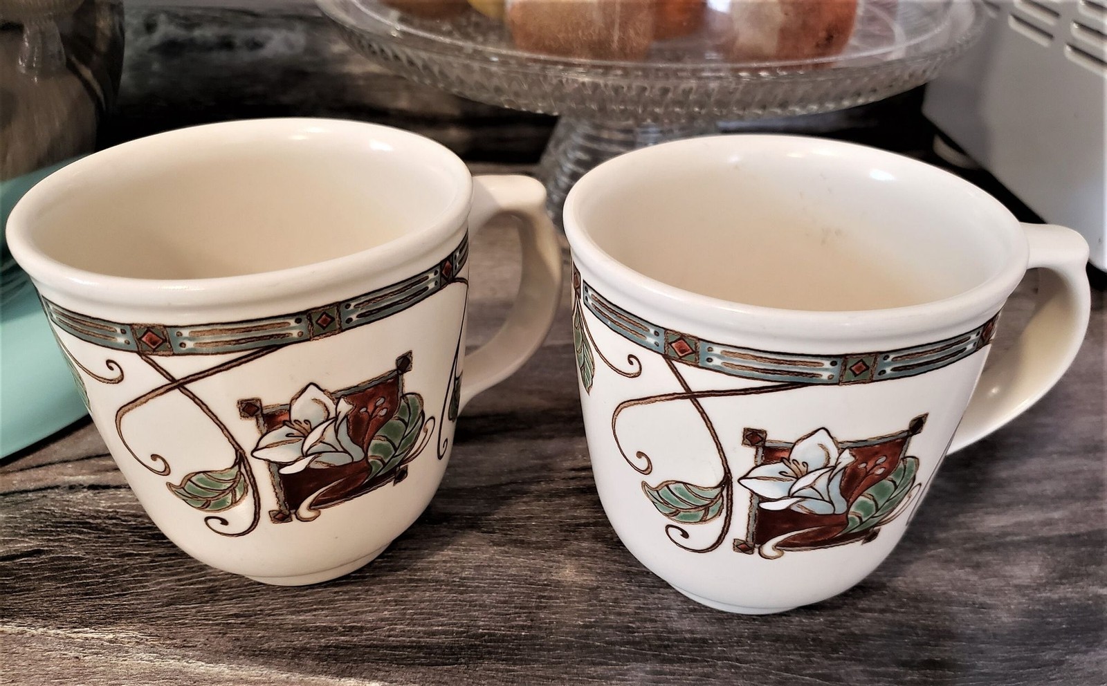 VTG 2 Pfaltzgraff Coffee Mugs Mission Flower Art Nouveau Cups Green Teacups 80s