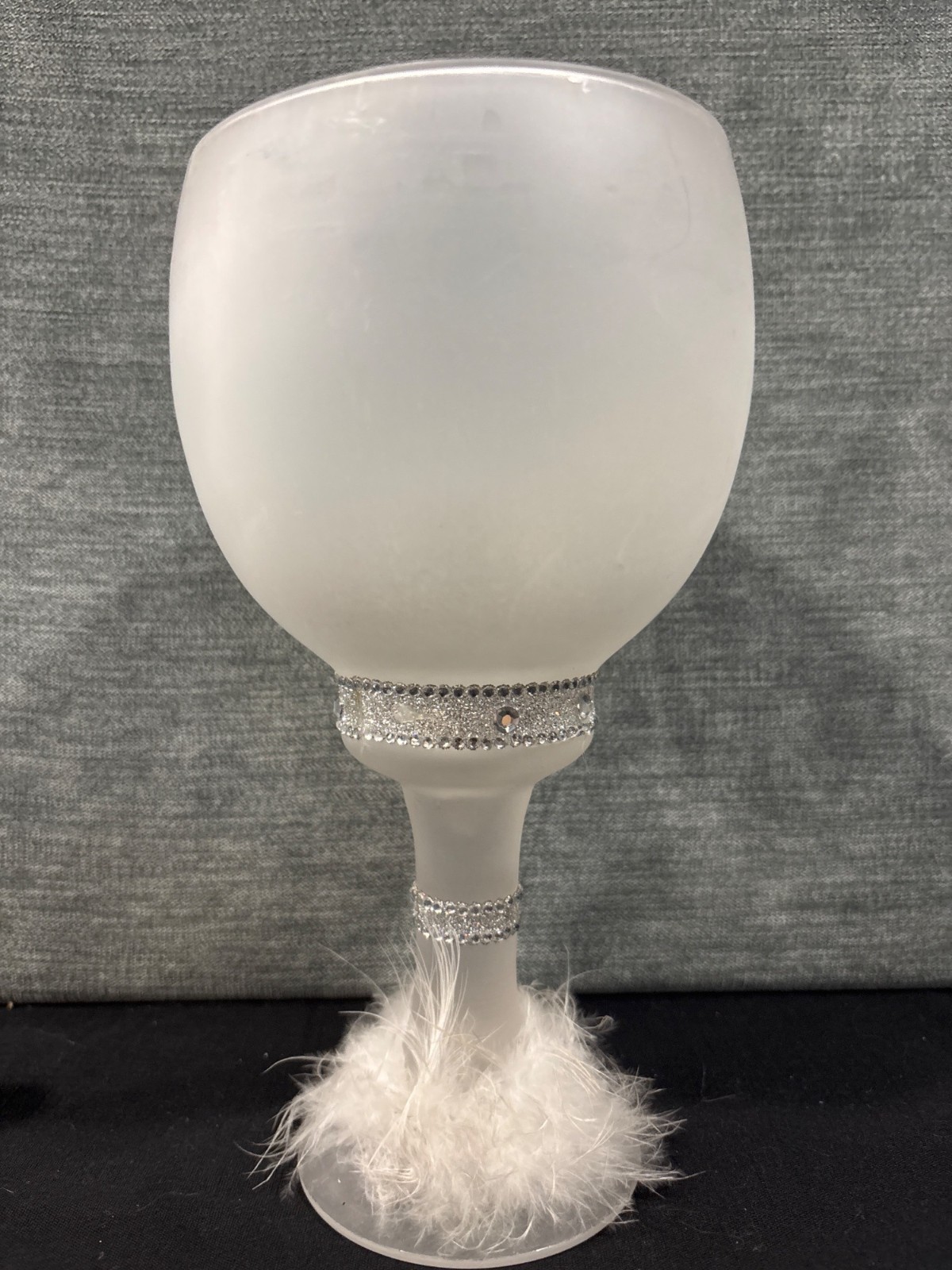 Bride & Bridesmaid Set: Glittery Bride Goblet Feathers 2 Pink Bridesmaid Flasks