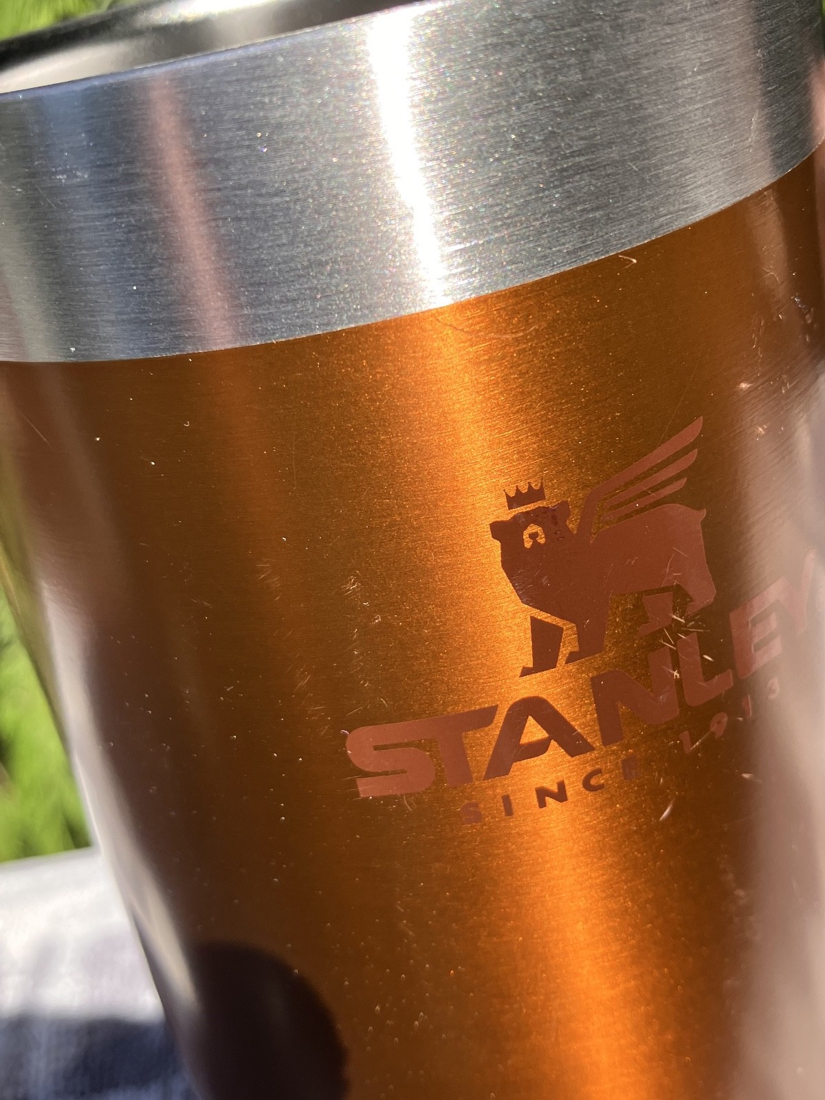 STANLEY Big Grip Stein MAPLE GLOW 24 ounces – Lots of Wear, Ready for Outdoors!
