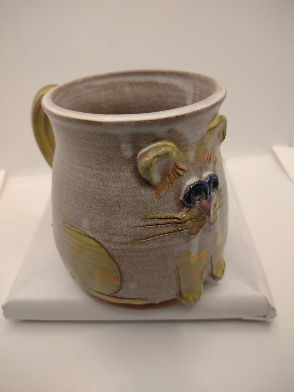 CAT COFFEE MUG. EMBOSSED CAT POTTERY MUG. Art Deco SCULPTURED CAT Mug.B167