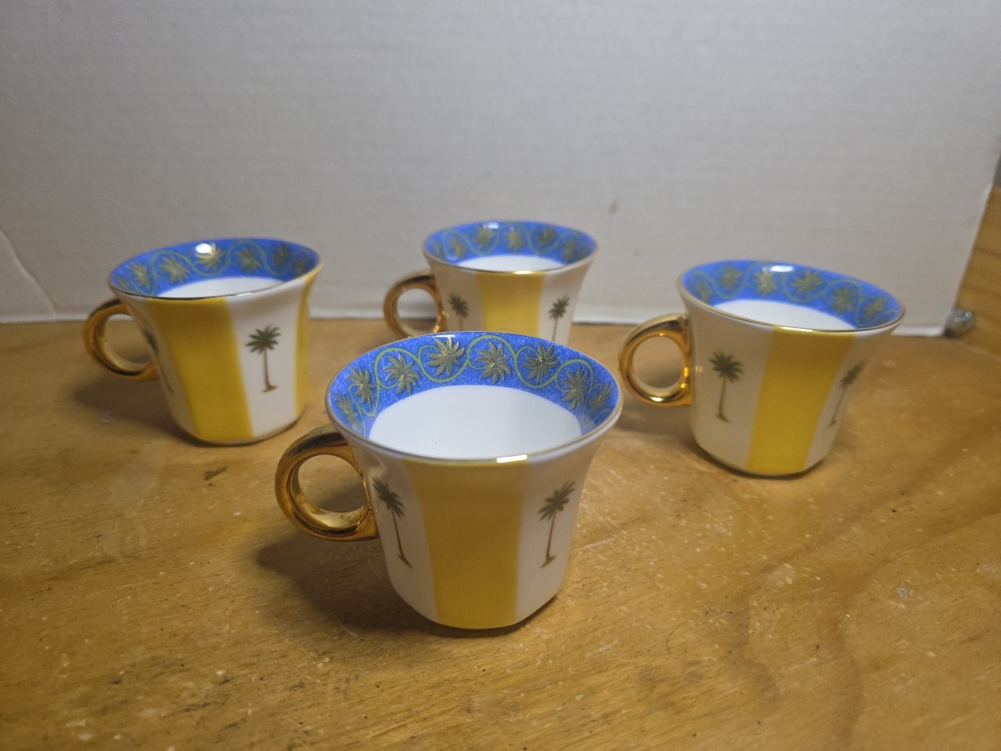 Set Of 5 Good Earth Periyar 24ct Gold India Fine Bone China Coffee Tea Mug Cup