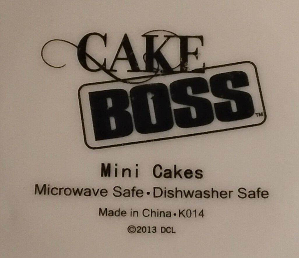 Set of 4 Cake Boss Porcelain Mugs, “Mini Cakes” Pattern