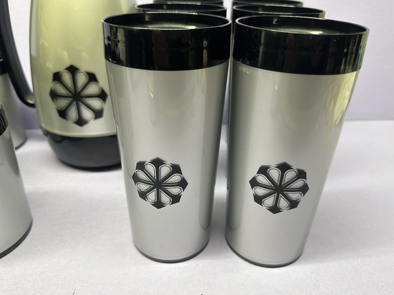 WEST BEND MCM Carafe Mugs And Tumble 13 Piece Set Silver Black Starburst