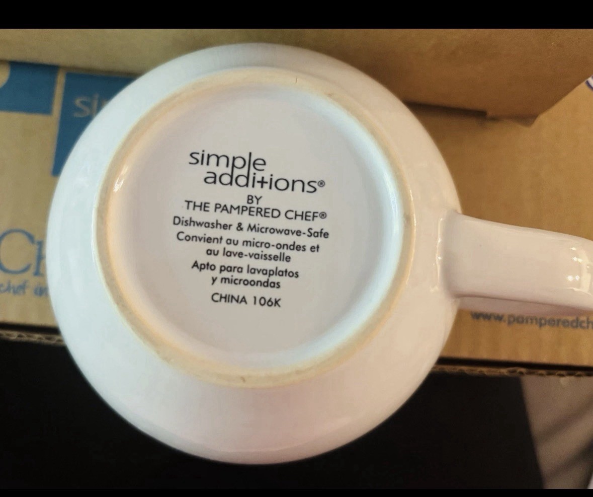Pampered Chef Simple Additions Dots Set of 2 Oversized Coffee Mugs NiB #1977