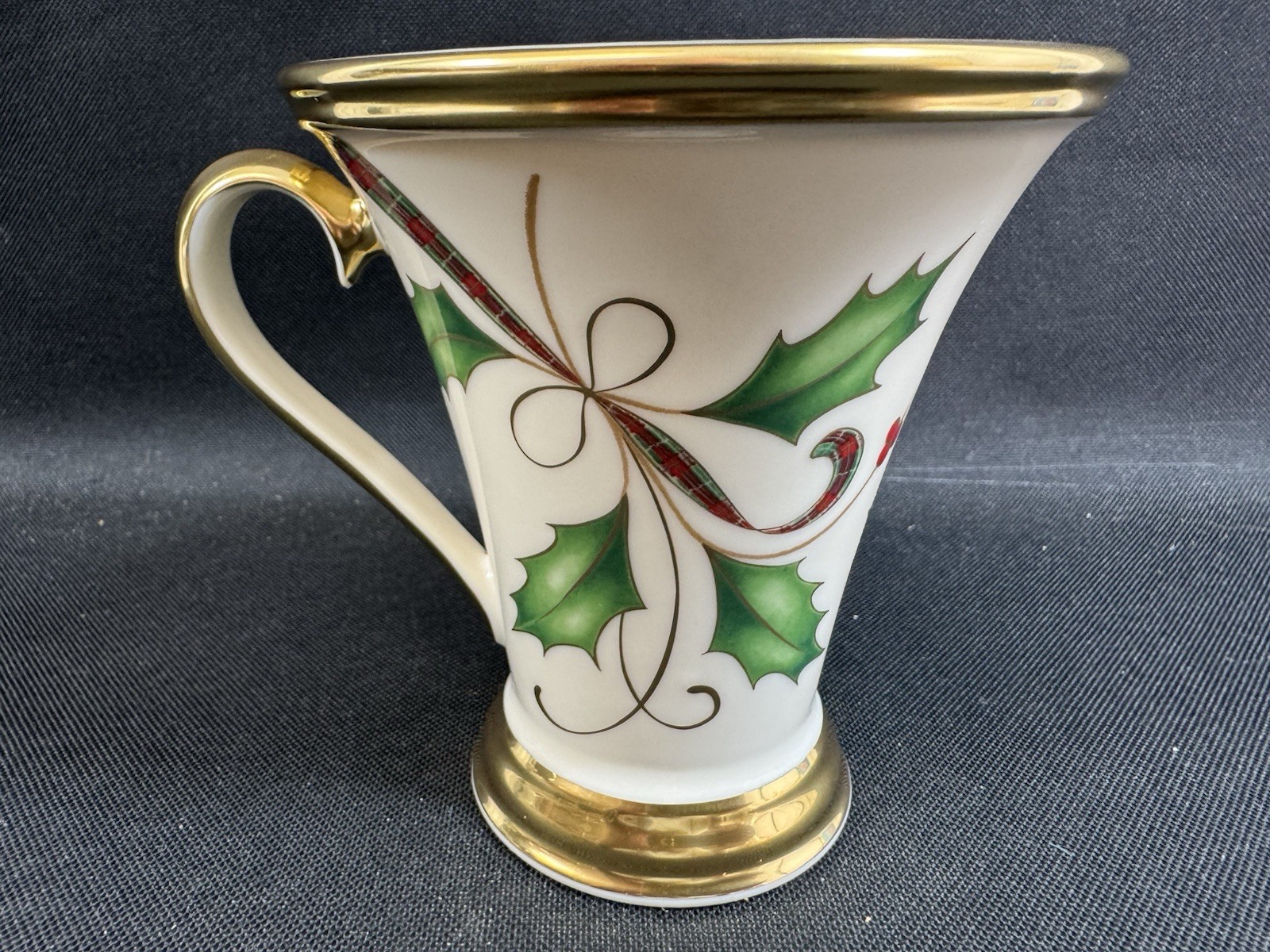 Lenox Holiday Nouveau Gold~Large 4.5″ Accent Mug~1st Quality~USA~Mint~NEW