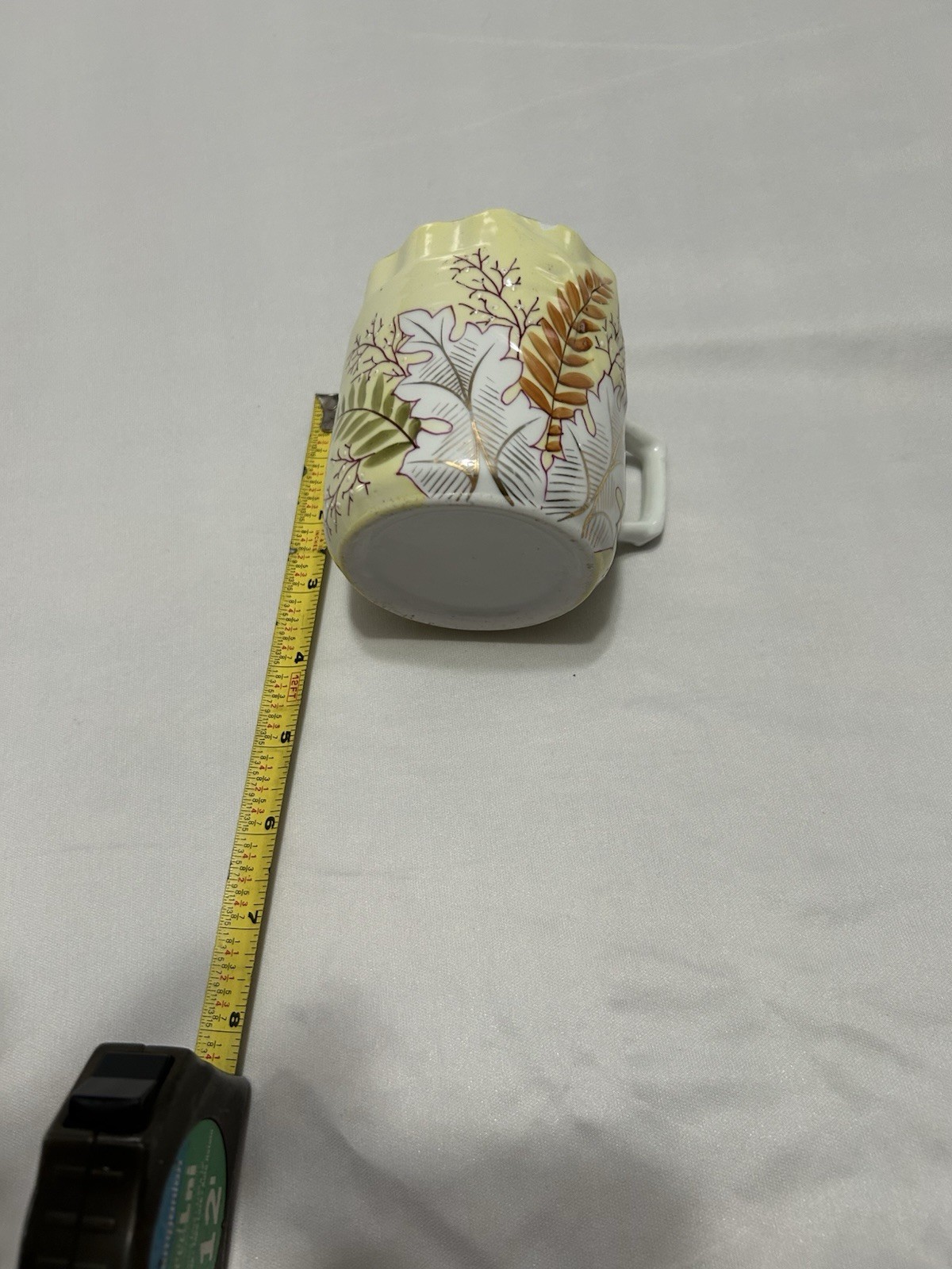 Ceramic Floral Coffee Mug 8 fl oz Scalloped Rim White Yellow Brown Decor