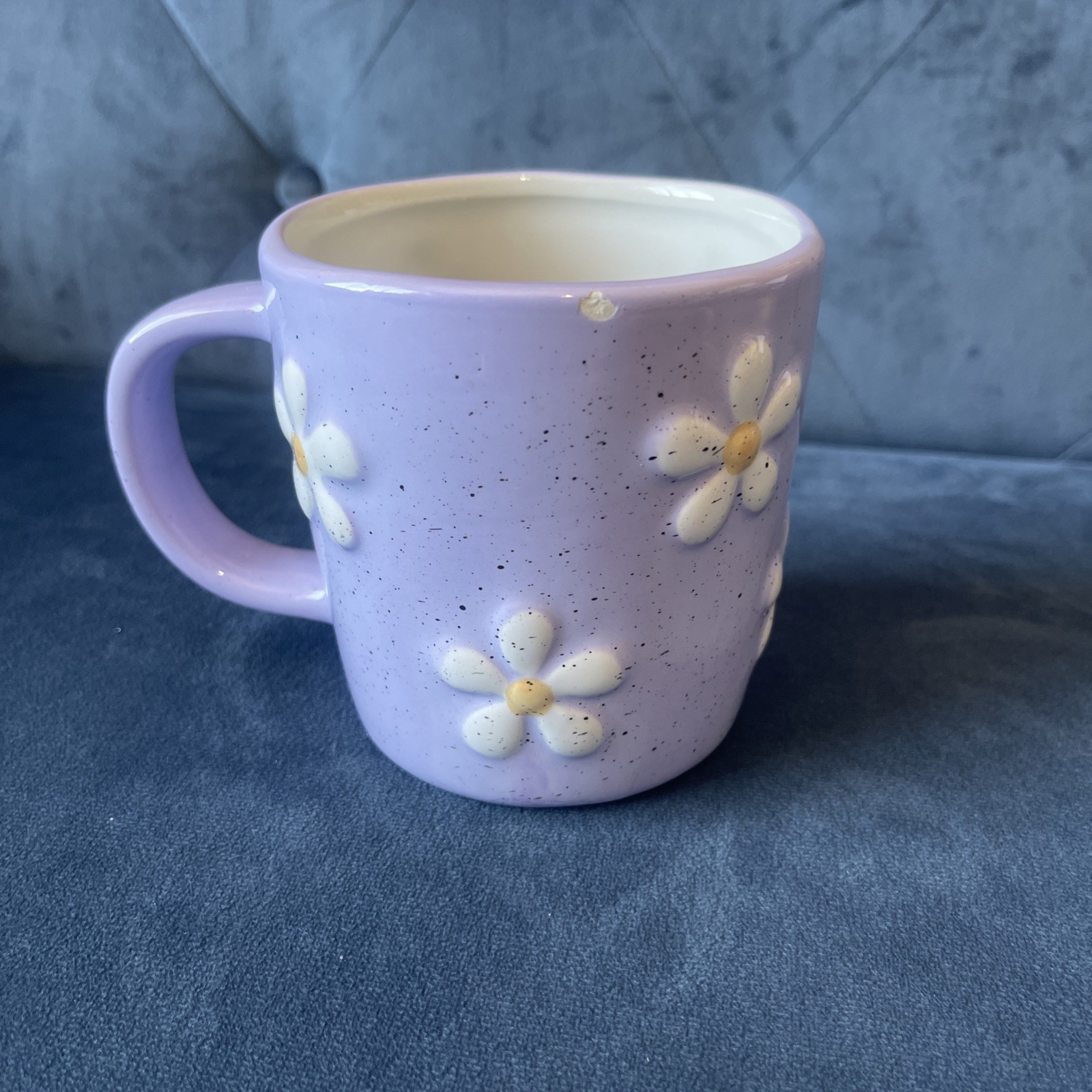 SUNDAY MORNING Ceramics Coffee Mug Raised Daisy Flowers Purple Large FLAW CHIP
