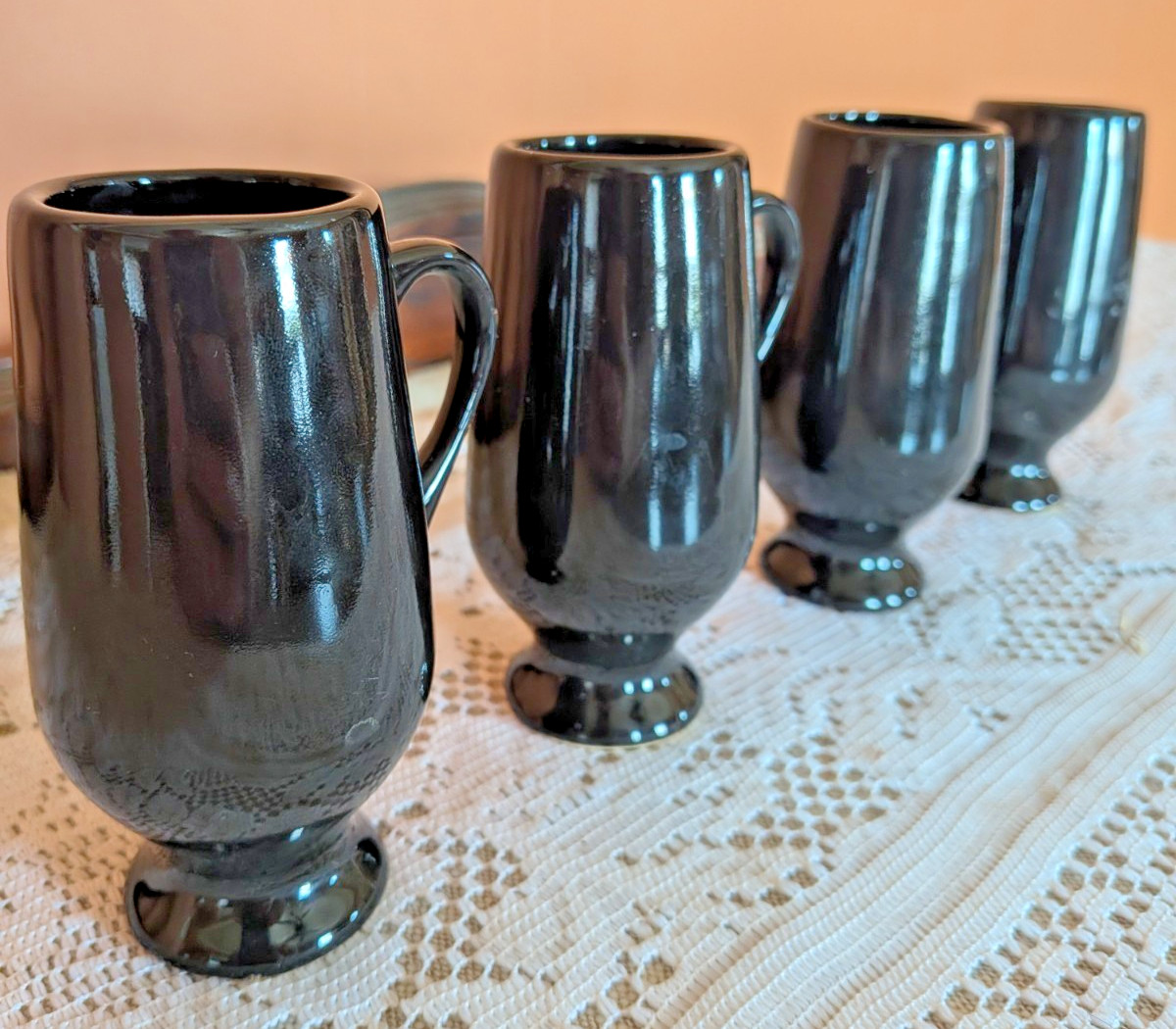 Set of 4 vintage Black Ceramic Round Coffee Mugs Four-Piece Service For 4