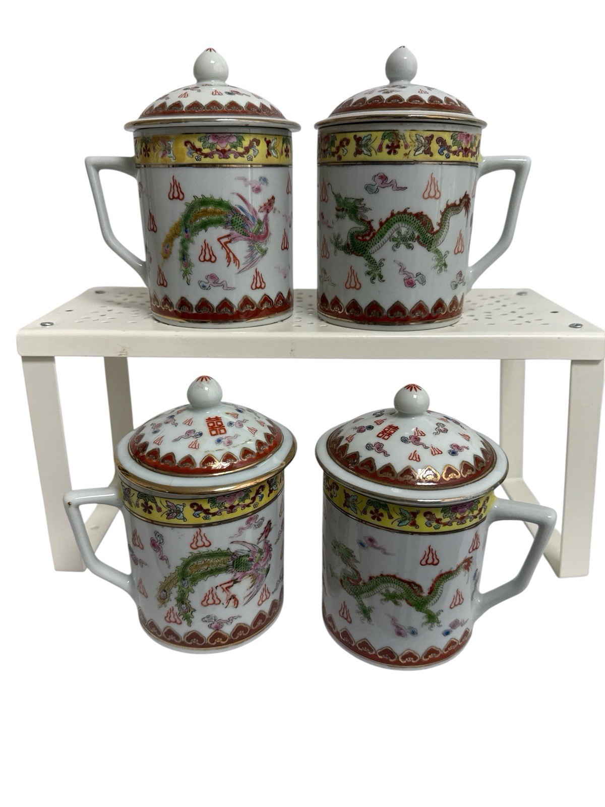 Set Of 4 Traditional Porcelain Chinese Tea Mugs WithLids Auspicious Dragon Motif