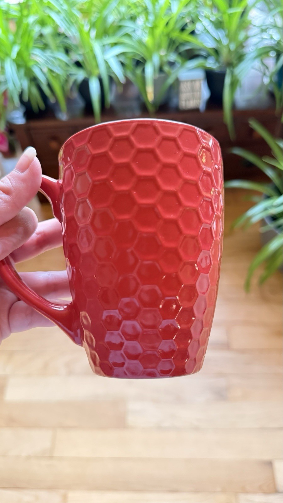 Ceramic Coffee Mug Red Honeycomb Pattern Decorated Round Novelty Gift