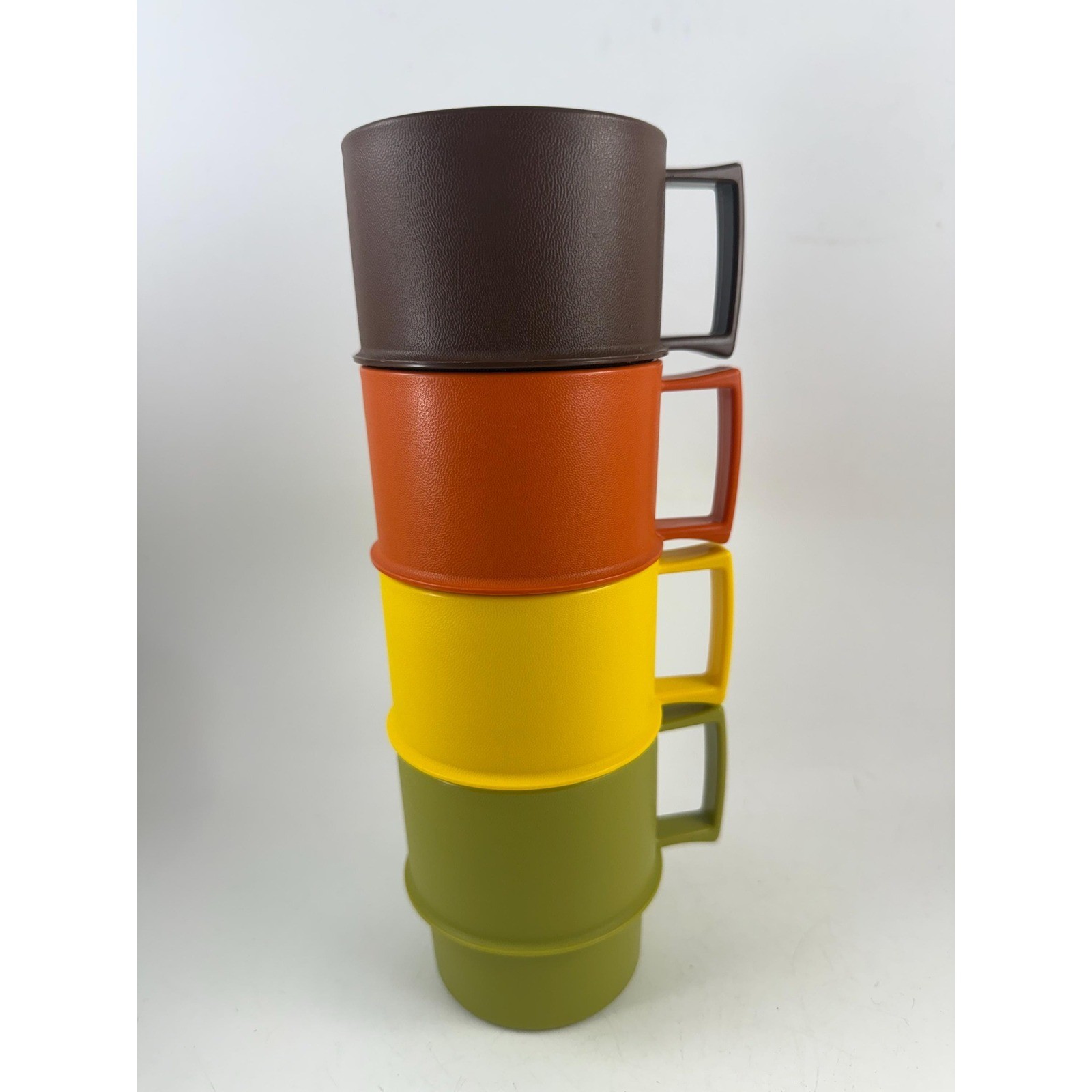 Vintage 3.5″ Tall TUPPERWARE 1312 Coffee Mugs Cups Set of 4 Stackable
