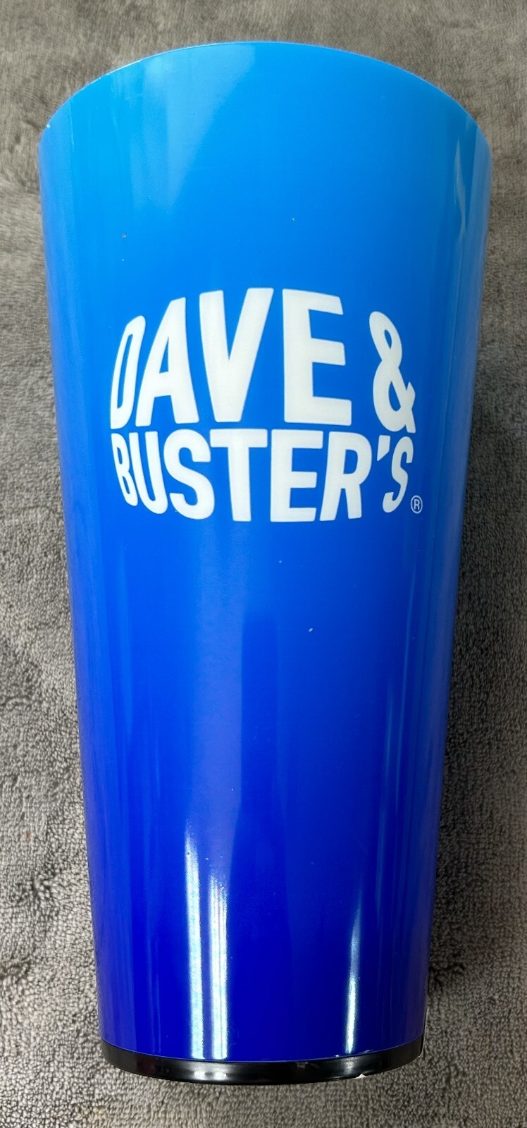 Dave & Buster’s 7″ 24 Oz Blue Plastic LED Light Cup – New With Sticker