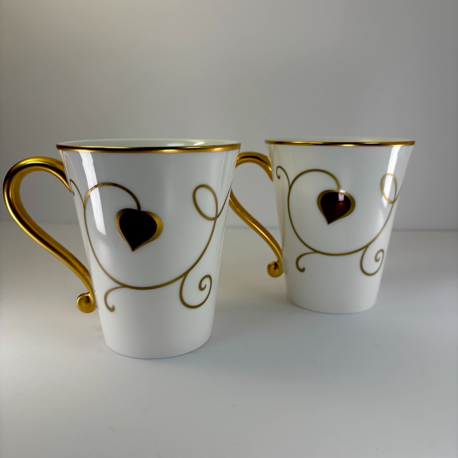 PROUNA Ruby Gold Swirl with Heart PAIR Mug Mugs English Bone China 24kt Gold