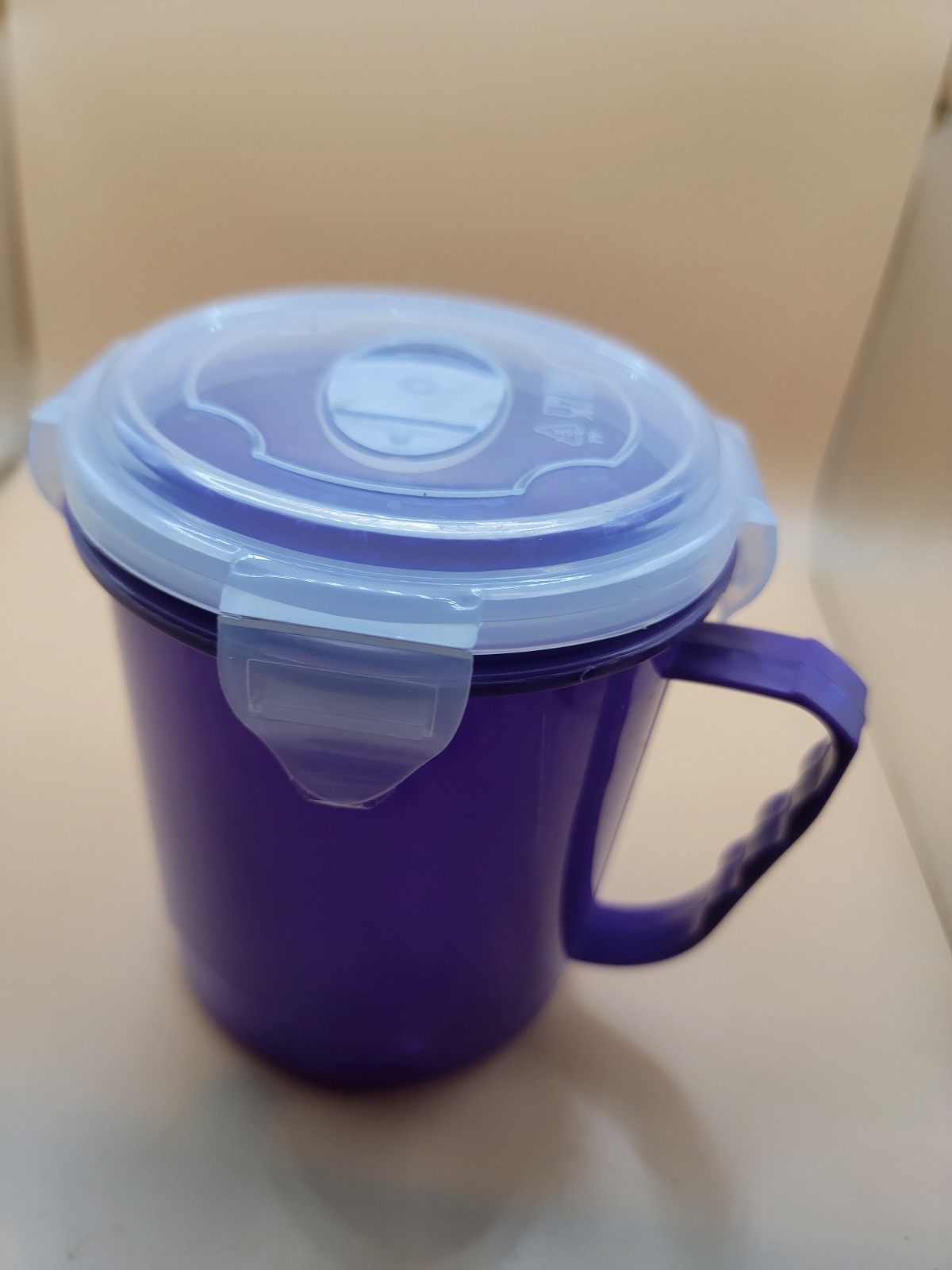 Purple Sistema Microwavable Cookware Cup 22.18 Oz. BPA free And Lid With Vent